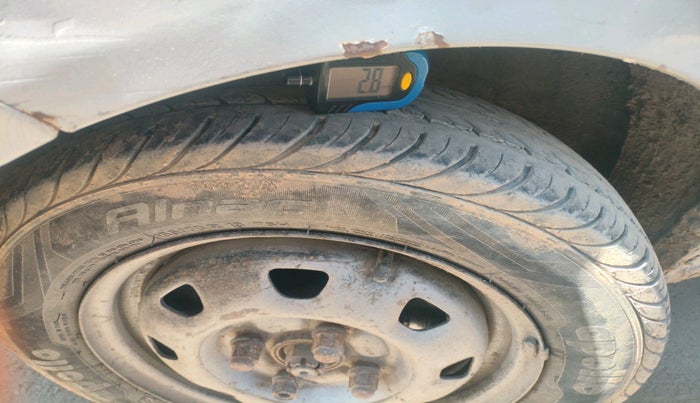 2012 Hyundai Santro Xing GL PLUS, CNG, Manual, 1,79,372 km, tyre