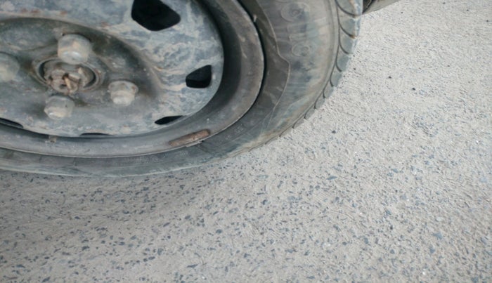 2012 Hyundai Santro Xing GL PLUS, CNG, Manual, 1,79,372 km, tyre