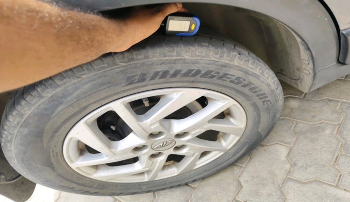 2022 Mahindra XUV300 W8 1.2 PETROL, Petrol, Manual, 40,440 km, tyre