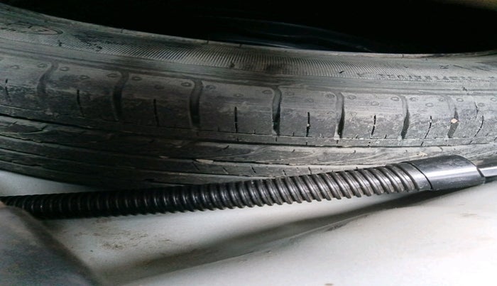 2023 Hyundai VENUE S(O) 1.2, Petrol, Manual, 57,650 km, tyre