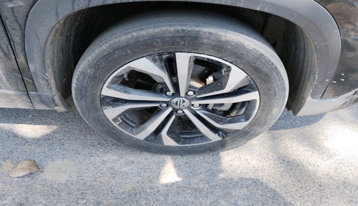 2023 MG HECTOR PLUS SHARP PRO 2.0 TURBO DIESEL 7 STR, Diesel, Manual, 74,030 km, tyre