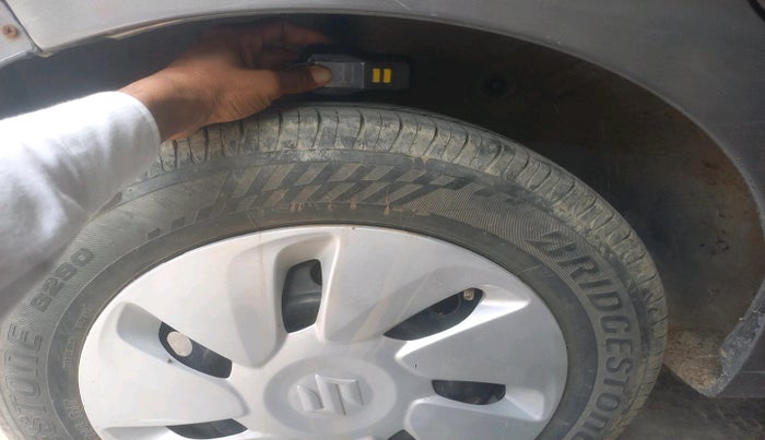 2016 Maruti Celerio VXI AMT, Petrol, Automatic, 82,985 km, tyre