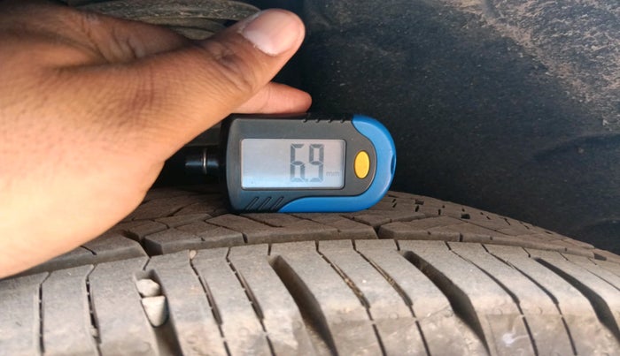 2012 Landrover Range Rover Evoque PURE SD4, Diesel, Automatic, 1,52,823 km, tyre