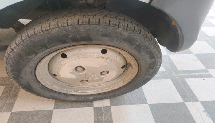 2011 Tata Nano CX, Petrol, Manual, 1,19,603 km, tyre