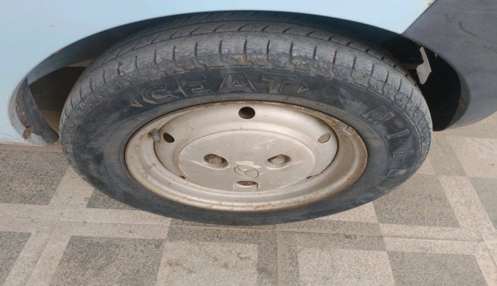 2011 Tata Nano CX, Petrol, Manual, 1,19,603 km, tyre