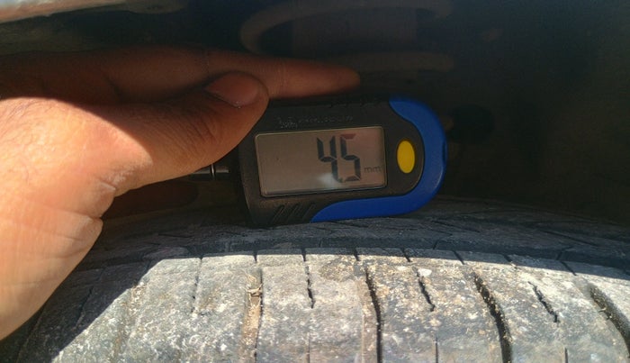 2013 Maruti Wagon R 1.0 VXI, Petrol, Manual, 1,04,879 km, tyre