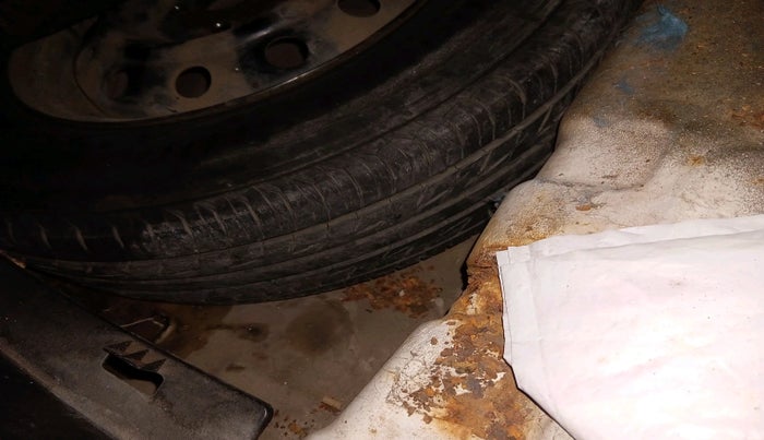 2008 Maruti Swift Dzire VXI 1.3, Petrol, Manual, 58,022 km, tyre