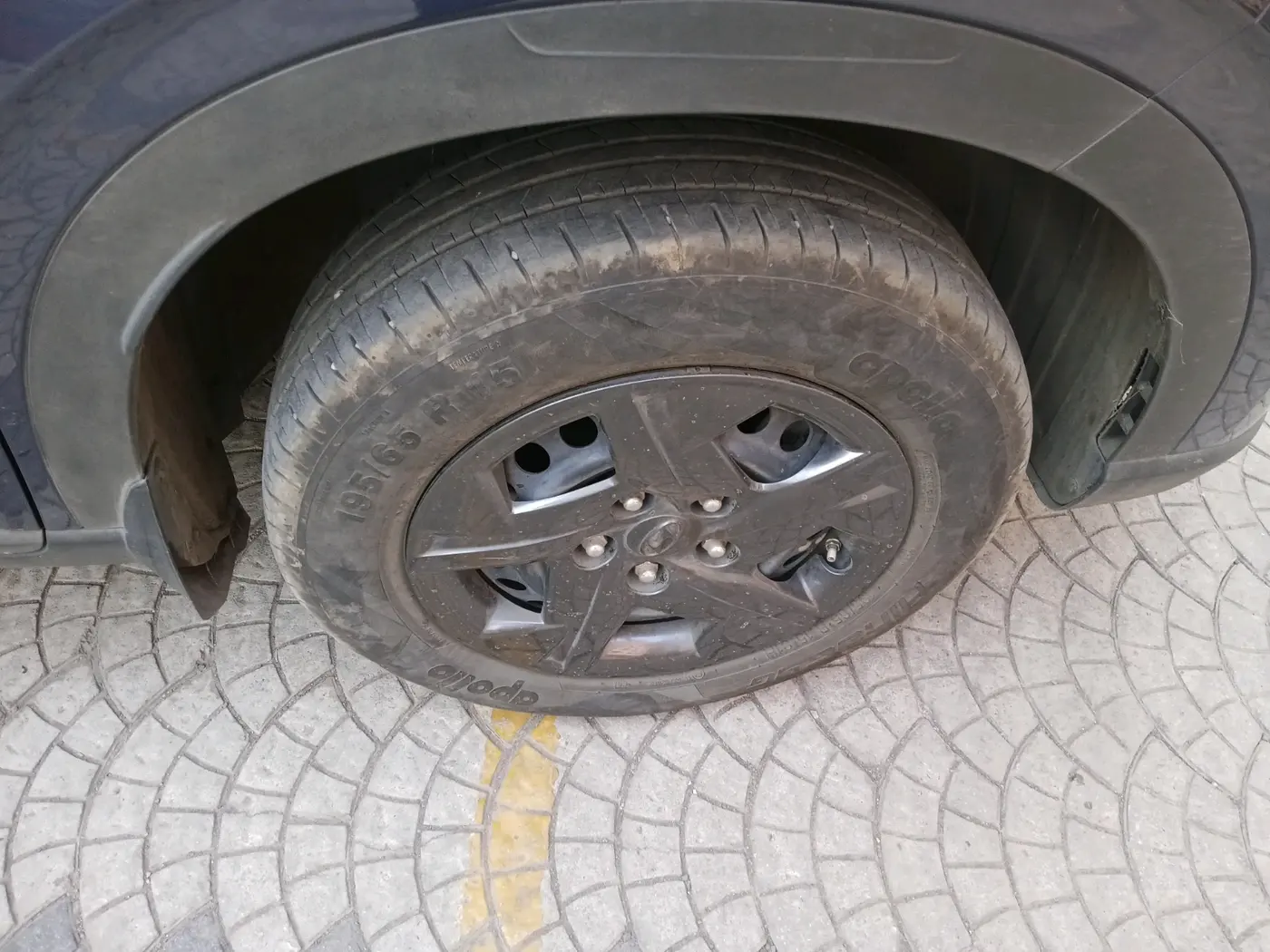 2023 Hyundai VENUE SX 1.2 PETROL, Petrol, Manual, 17,370 km, tyre