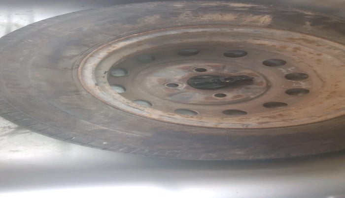 2011 Hyundai Eon ERA, Petrol, Manual, 54,253 km, tyre