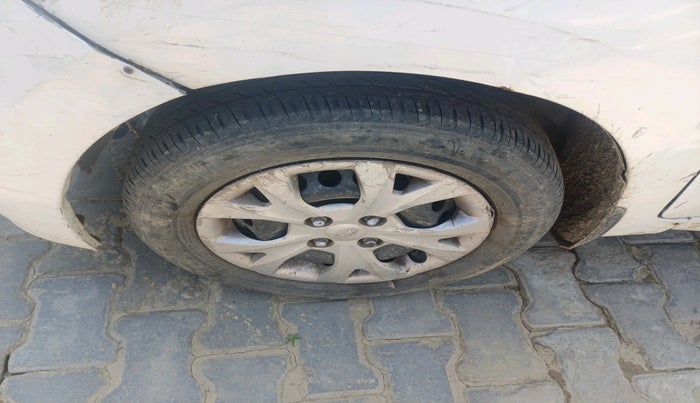 2014 Hyundai Grand i10 MAGNA 1.1 CRDI, Diesel, Manual, 1,13,512 km, tyre