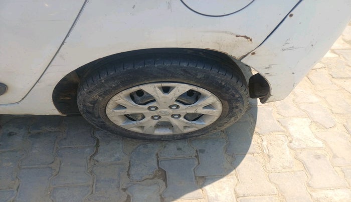 2014 Hyundai Grand i10 MAGNA 1.1 CRDI, Diesel, Manual, 1,13,512 km, tyre