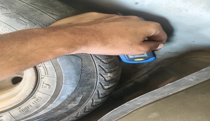 2013 Hyundai i10 SPORTZ 1.2, Petrol, Manual, 76,663 km, tyre