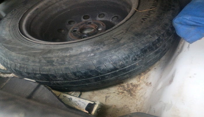 2025 Maruti Dzire VXi CNG, CNG, Manual, 48,335 km, tyre