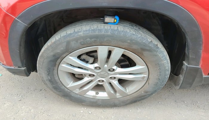 2018 Maruti Vitara Brezza ZDI, Diesel, Manual, 55,900 km, tyre