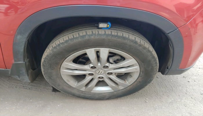 2018 Maruti Vitara Brezza ZDI, Diesel, Manual, 55,900 km, tyre