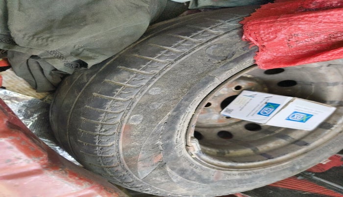 2012 Hyundai Eon D-LITE+, Petrol, Manual, 1,04,500 km, tyre