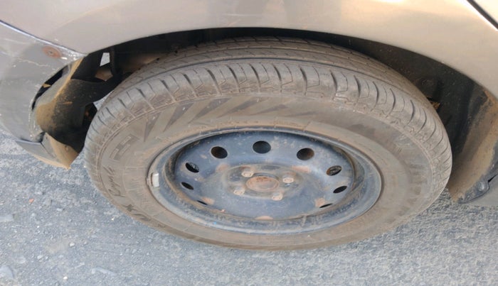 2014 Maruti Swift VDI, Diesel, Manual, 75,081 km, tyre