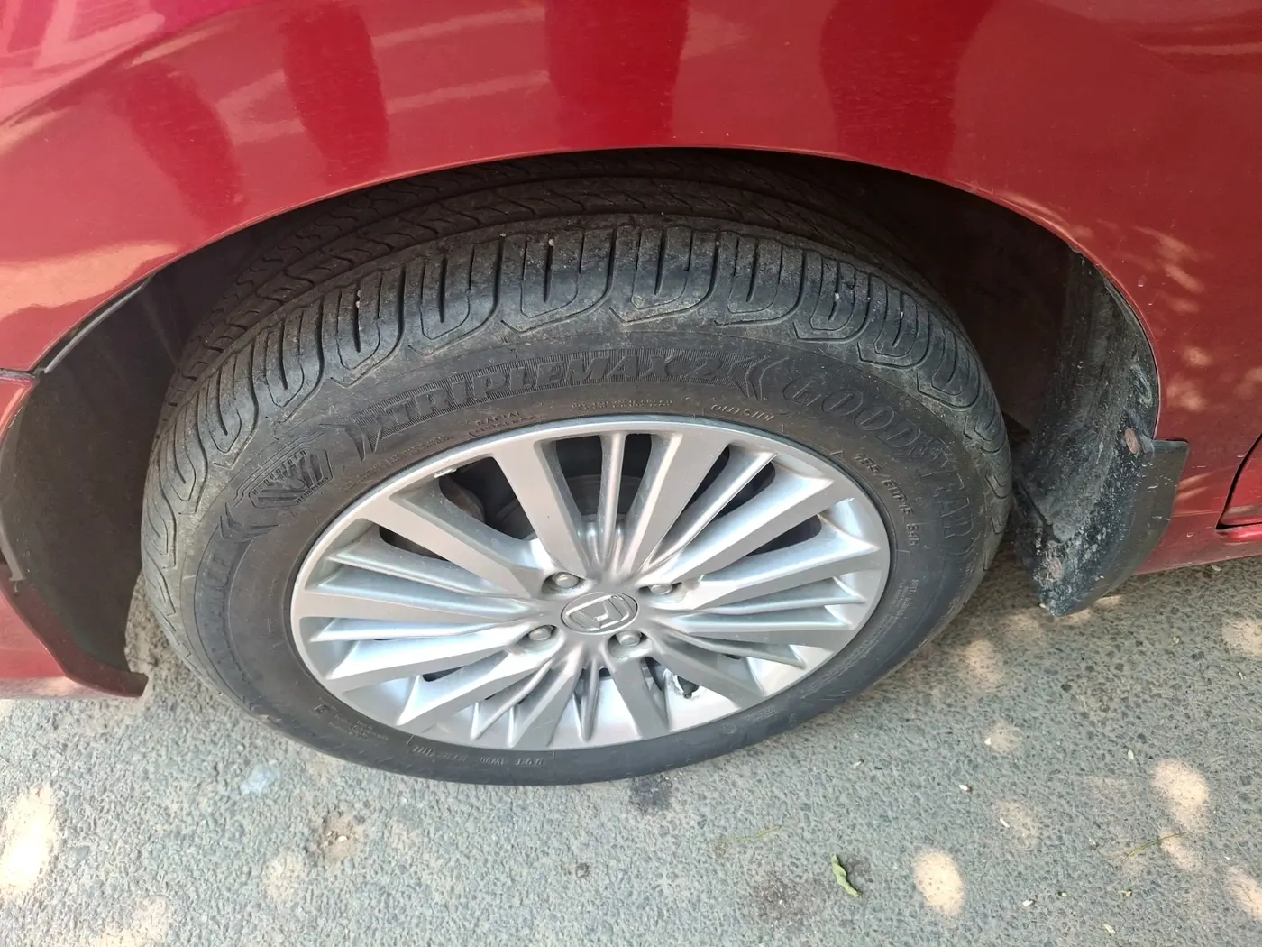 2022 Honda City 1.5L I-VTEC V MT 5TH GEN, Petrol, Manual, 25,500 km, tyre