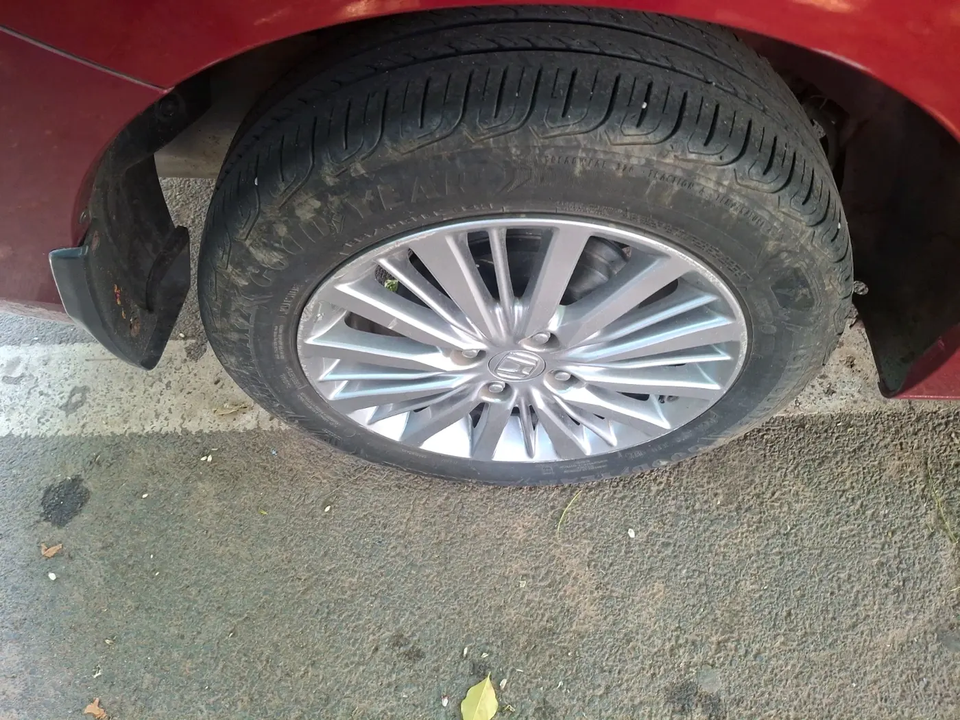 2022 Honda City 1.5L I-VTEC V MT 5TH GEN, Petrol, Manual, 25,500 km, tyre