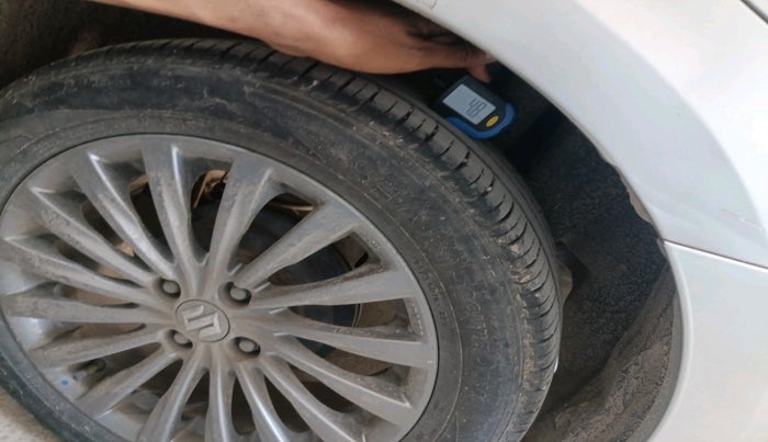 2015 Maruti Ciaz ZXI, CNG, Manual, 1,35,836 km, tyre