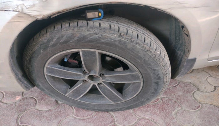 2014 Maruti Swift Dzire VXI, CNG, Manual, 58,716 km, tyre