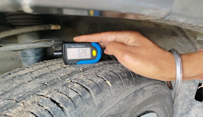 2023 Maruti BREZZA LXI S- CNG, CNG, Manual, 81,017 km, tyre