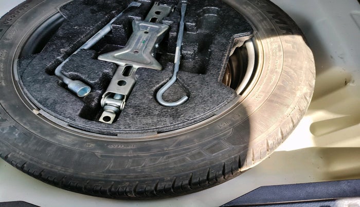 2022 Maruti BREZZA LXI, Petrol, Manual, 28,251 km, tyre