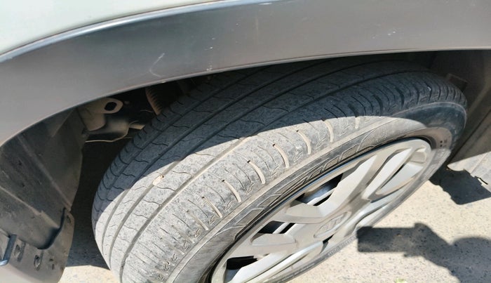 2022 Maruti BREZZA LXI, Petrol, Manual, 28,251 km, tyre