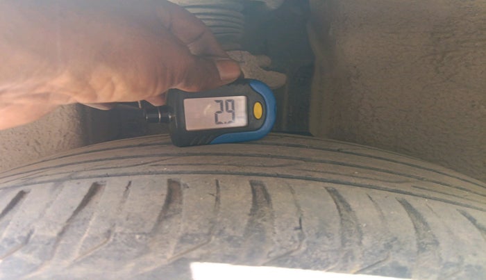 2019 Jeep Compass LONGITUDE (O) 2.0 DIESEL, Diesel, Manual, 1,41,027 km, tyre