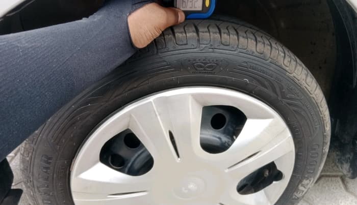 2017 Maruti Wagon R 1.0 VXI AMT, Petrol, Automatic, 76,649 km, tyre