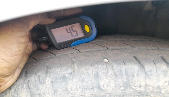 2016 Hyundai Xcent SX 1.2, Petrol, Manual, 84,444 km, tyre