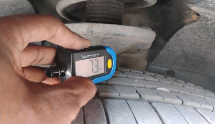 2015 Mahindra XUV500 W6, Diesel, Manual, 1,30,756 km, tyre