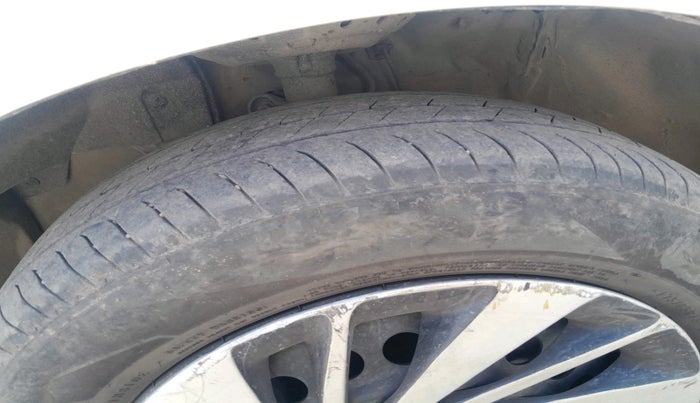 2014 Honda City 1.5L I-VTEC S MT, Petrol, Manual, 1,18,295 km, tyre