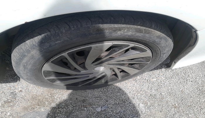 2014 Honda City 1.5L I-VTEC S MT, Petrol, Manual, 1,18,295 km, tyre