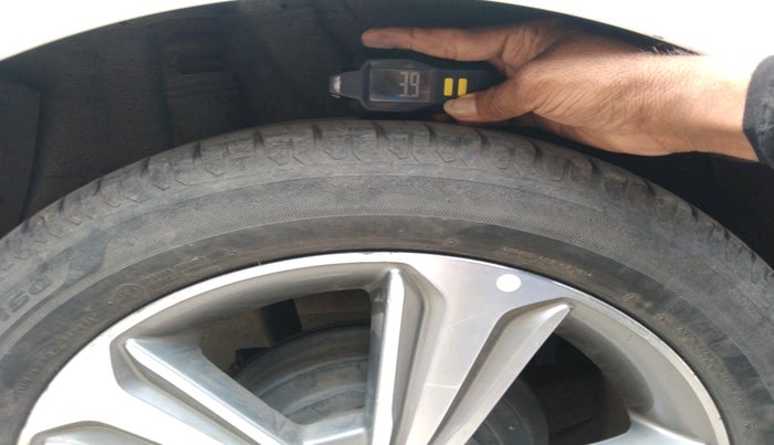 2017 Hyundai Verna 1.6 CRDI SX + AT, Diesel, Automatic, 93,975 km, tyre