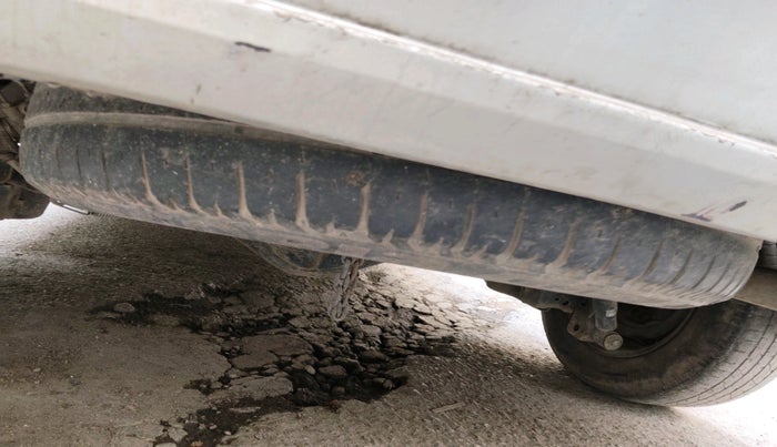 2007 Toyota Innova G4 2.5 8 STR, Diesel, Manual, 79,100 km, tyre