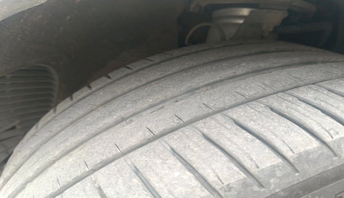 2014 Audi Q7 35 TDI PREMIUM, Diesel, Automatic, 1,12,027 km, tyre