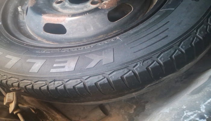 2018 Renault Kwid RXL, Petrol, Manual, 1,25,926 km, tyre