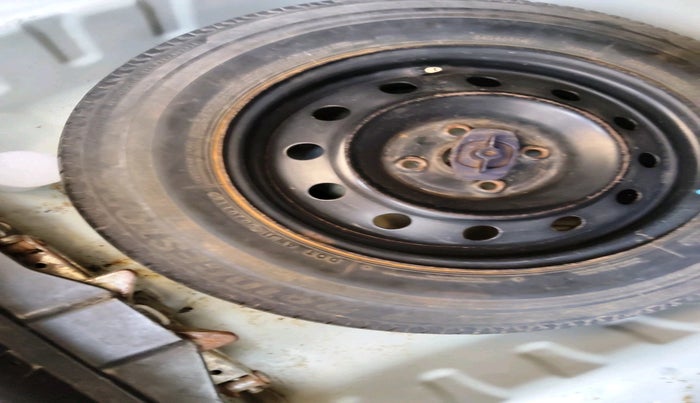 2018 Maruti Dzire VDI AMT, Diesel, Automatic, 1,40,033 km, tyre