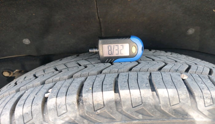 2022 MG GLOSTER SAVVY 7 STR 2.0 TWIN TURBO 4WD, Diesel, Automatic, 1,18,085 km, tyre