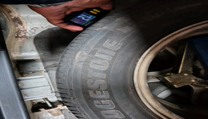 2013 Hyundai Verna FLUIDIC 1.6 VTVT EX, Petrol, Manual, 44,745 km, tyre