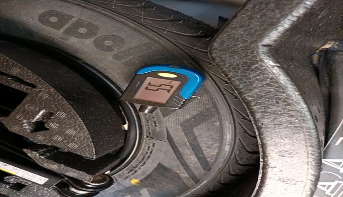 2015 Skoda Rapid 1.5 TDI CR ELEGANCE PLUS AT, Diesel, Automatic, 67,481 km, tyre