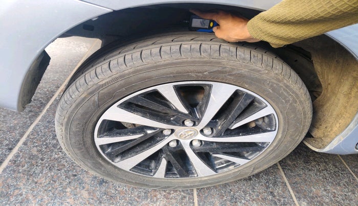 2022 Toyota Innova Crysta 2.4 ZX AT 7 STR, Diesel, Automatic, 64,330 km, tyre