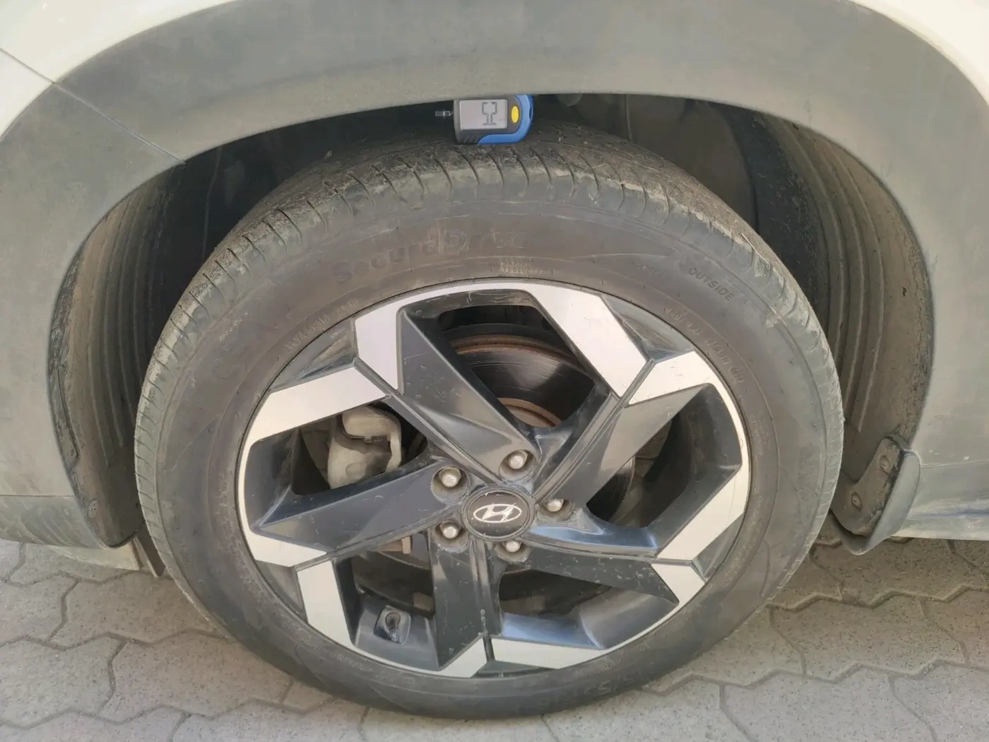 2021 Hyundai ALCAZAR PLATINUM (O) 6STR 2.0 AT, Petrol, Automatic, 75,229 km, tyre