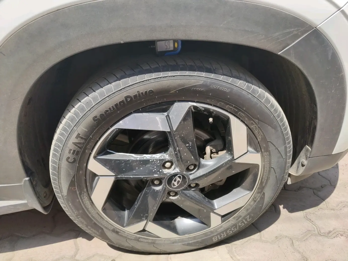 2021 Hyundai ALCAZAR PLATINUM (O) 6STR 2.0 AT, Petrol, Automatic, 75,229 km, tyre