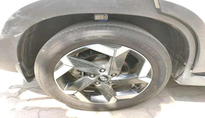 2021 Hyundai ALCAZAR PLATINUM (O) 6STR 2.0 AT, Petrol, Automatic, 75,229 km, tyre