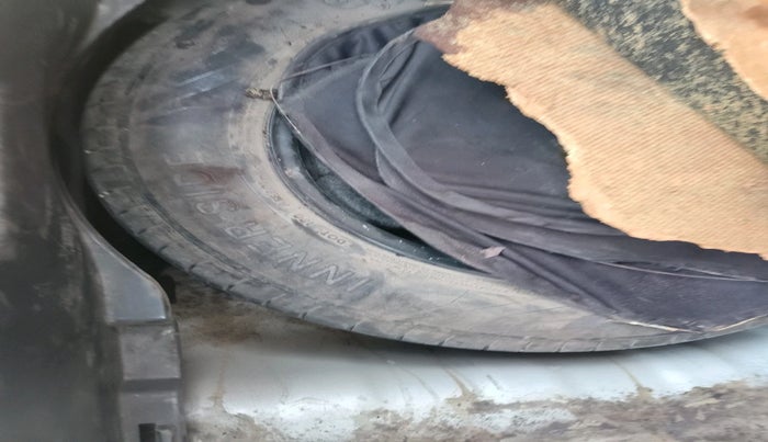 2021 Hyundai VENUE SX 1.5 CRDI, Diesel, Manual, 1,16,109 km, tyre