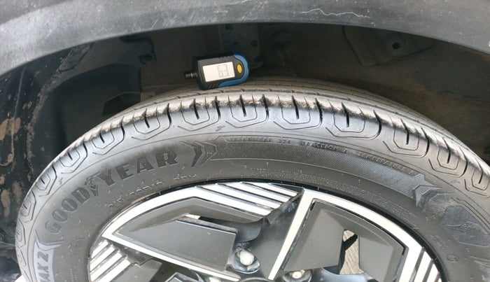 2023 Tata NEXON CREATIVE + SUNROOF 1.2 PETROL, Petrol, Manual, 40,926 km, tyre