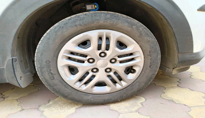 2023 KIA CARENS PRESTIGE 1.5 PETROL 7 STR, Petrol, Manual, 32,864 km, tyre