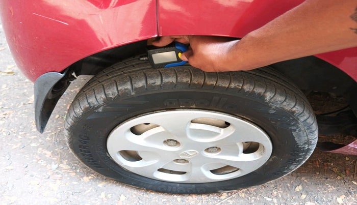 2015 Tata Nano TWIST XTA, Petrol, Automatic, 22,137 km, tyre